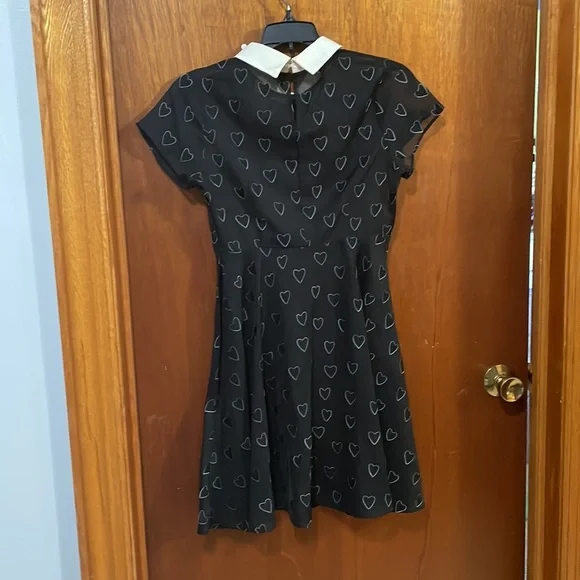 Gothic style black heart dress with white color - Picture 5 of 13